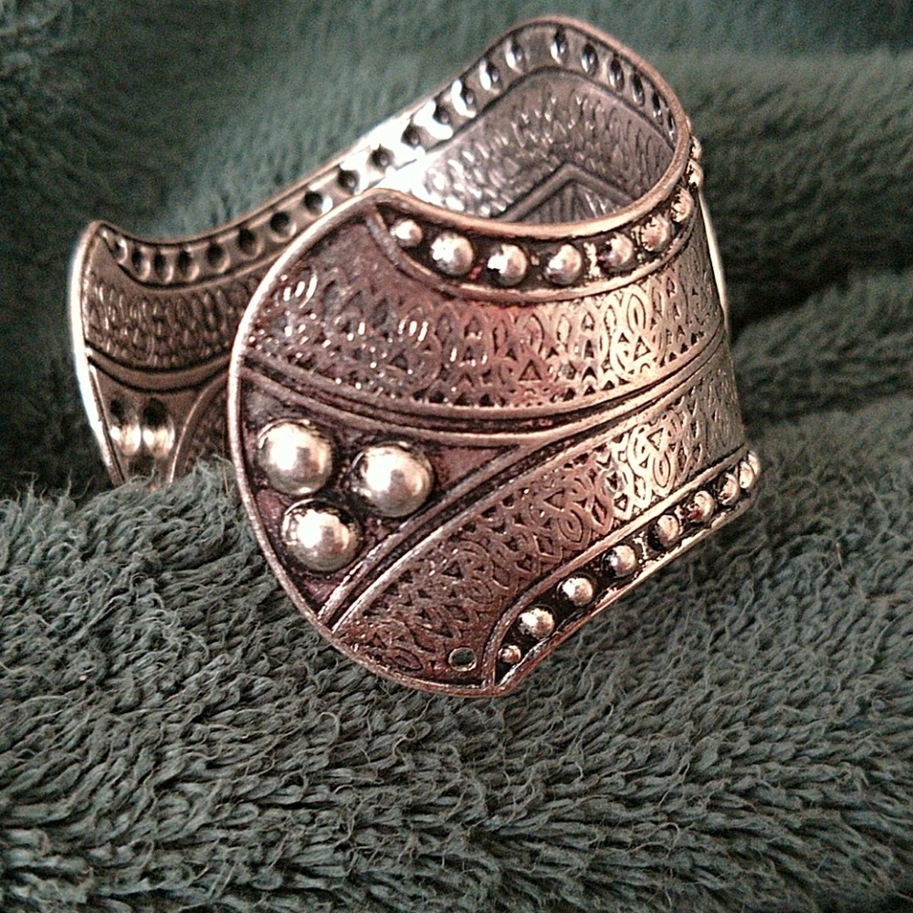 Statement cuff - Picture 2 of 3